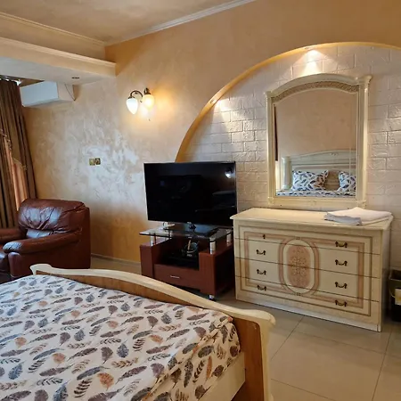 Hotel хотел-ресторант астория 2*