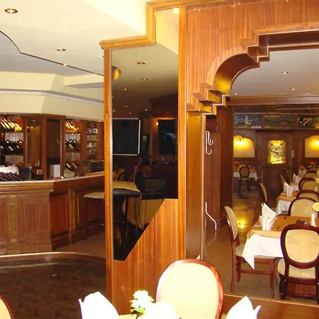 Hotel хотел-ресторант астория 2*